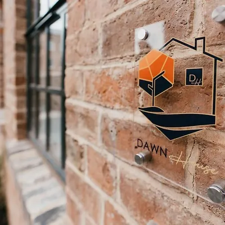 Dawn House - Wyndale Living -bham Jq 3br Townhouse Holiday home