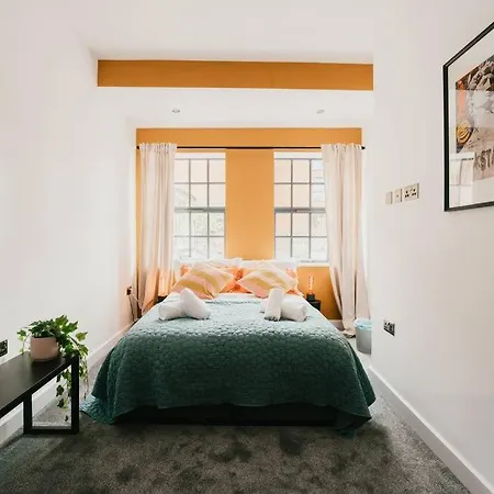 Holiday home Dawn House - Wyndale Living -bham Jq 3br Townhouse