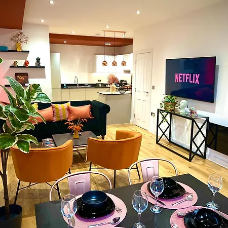 Holiday home Dawn House - Wyndale Living -bham Jq 3br Townhouse Birmingham