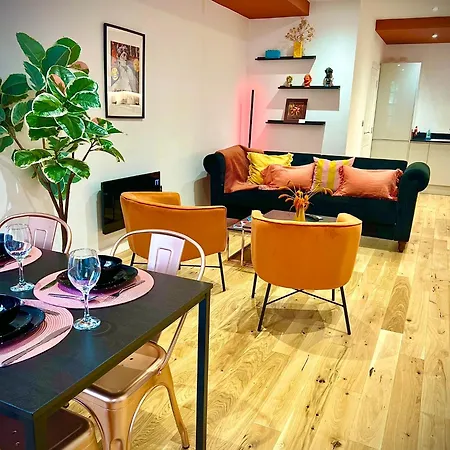 Dawn House - Wyndale Living -bham Jq 3br Townhouse Holiday home Birmingham